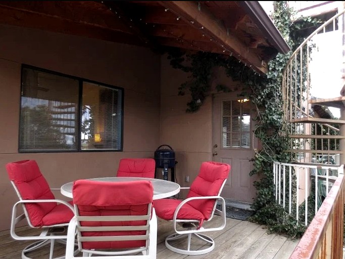 Vacation Rental with Relaxing Jacuzzi near Little Granite Mountain, Arizona | Cottages (Prescott, Arizona, United States of America)