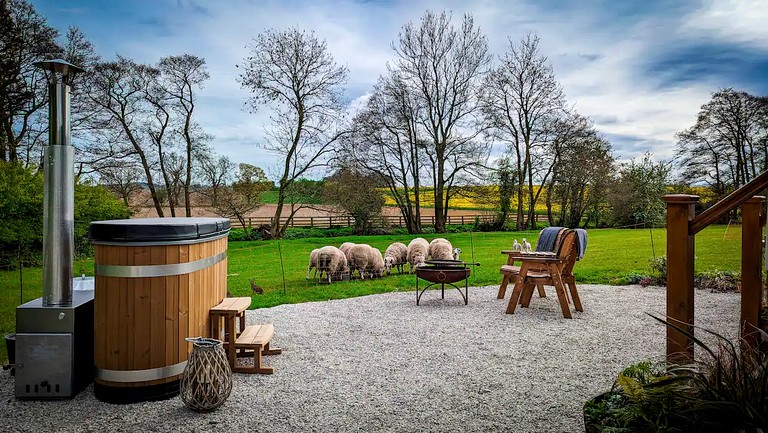 Huts (United Kingdom, Bedale, Yorkshire)