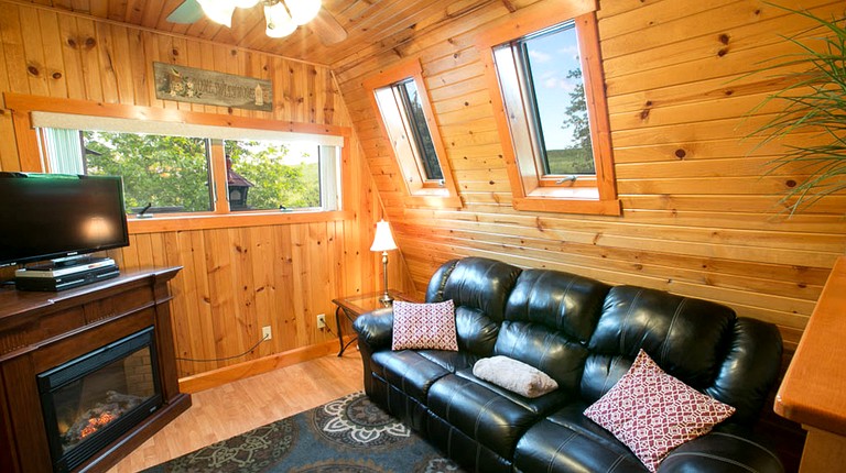 Twilight Cabin | Cabins (Sugarcreek, Ohio, United States of America)