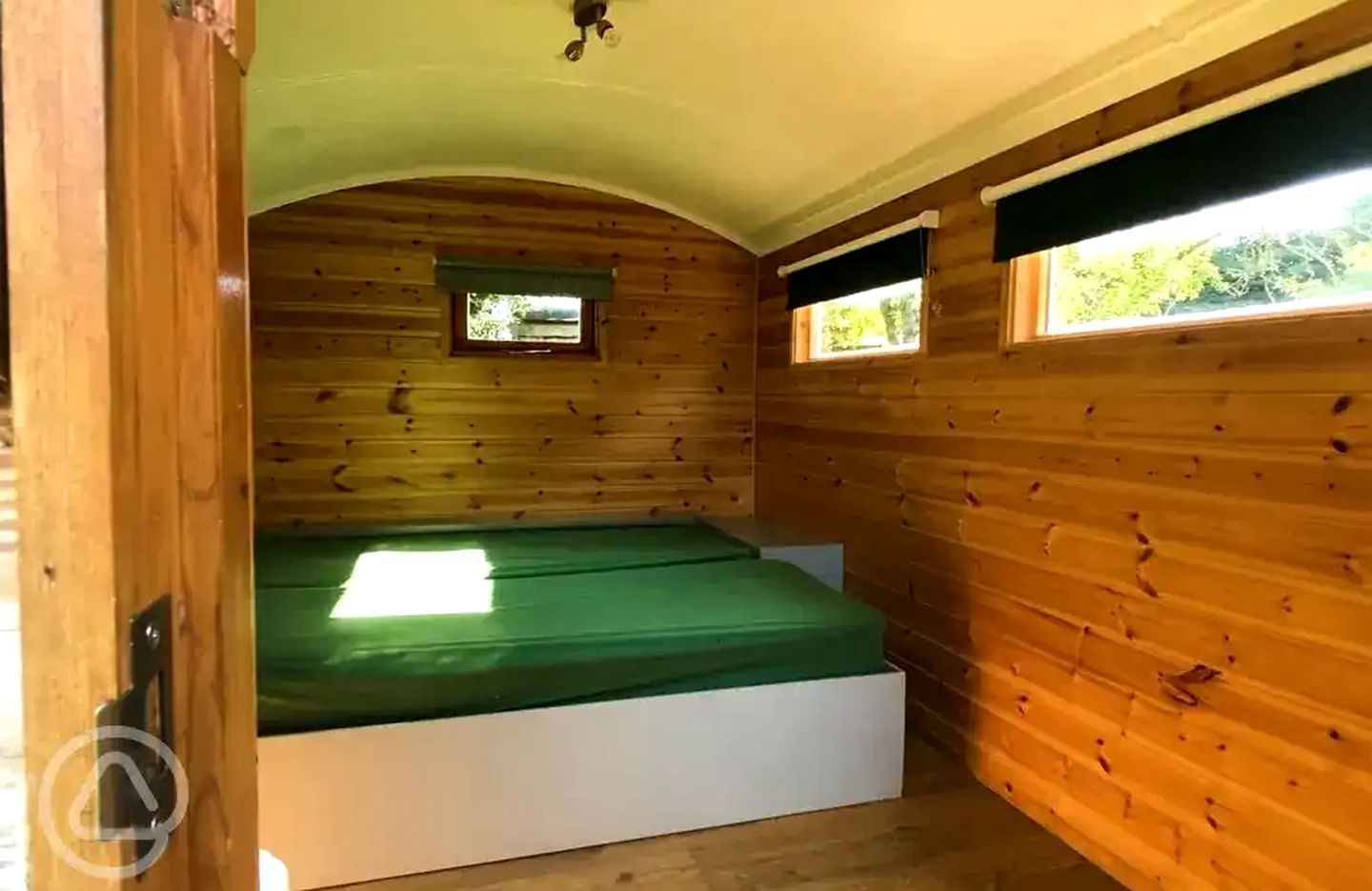 Cozy Pods with Beautiful Outdoors and Hiking Trails in UK