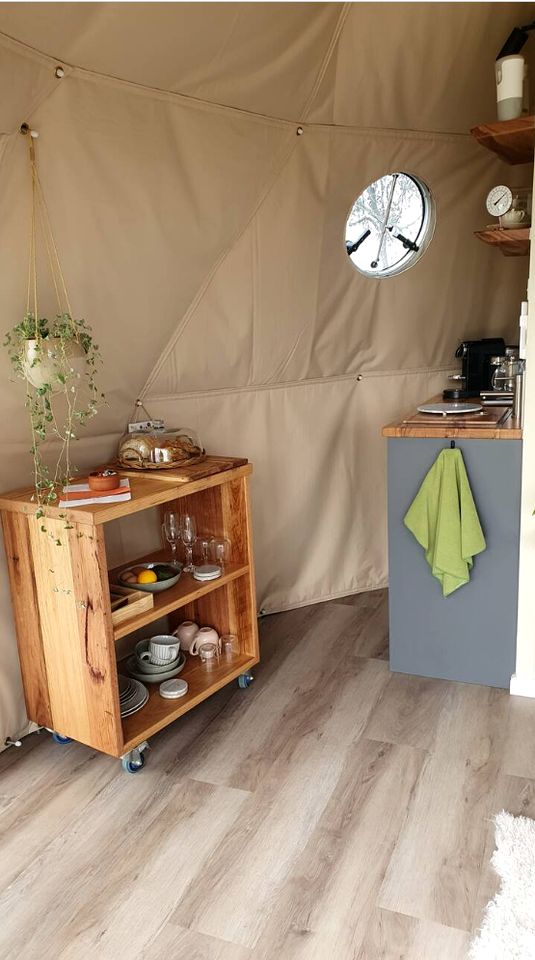 Outstanding Dome with Outdoor Bath Ideal for a Romantic Getaway in Victoria