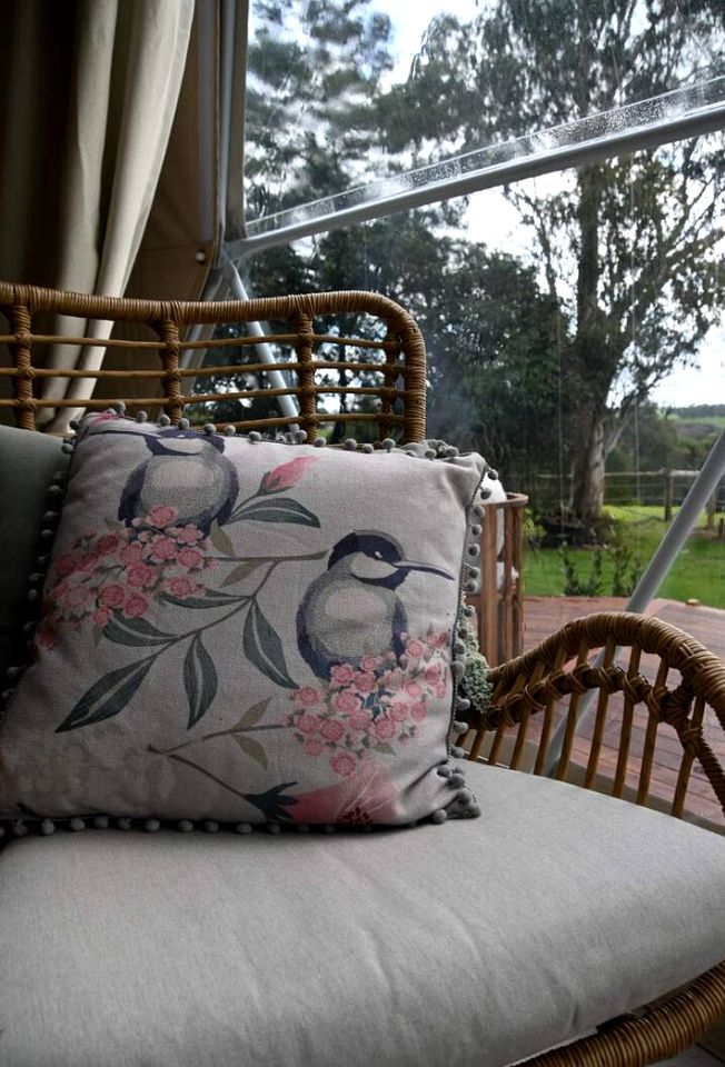 Outstanding Dome with Outdoor Bath Ideal for a Romantic Getaway in Victoria