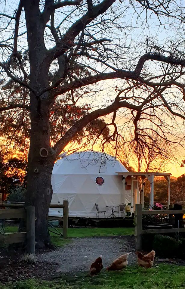 Outstanding Dome with Outdoor Bath Ideal for a Romantic Getaway in Victoria