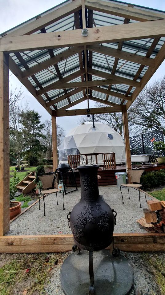 Outstanding Dome with Outdoor Bath Ideal for a Romantic Getaway in Victoria