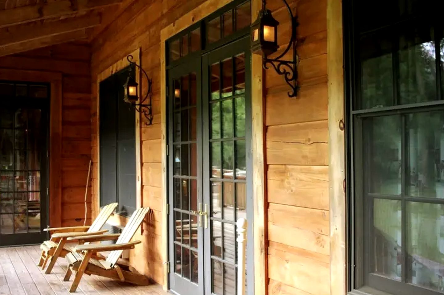Spacious Lodge with Many Rooms, and Great Nature Surroundings in West Virginia