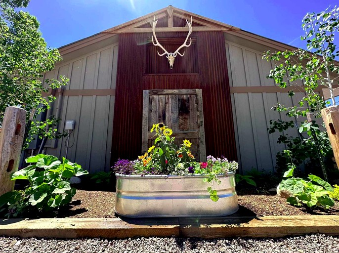 Spacious Cabin Lodge Perfect for Groups Getaways in Colorado