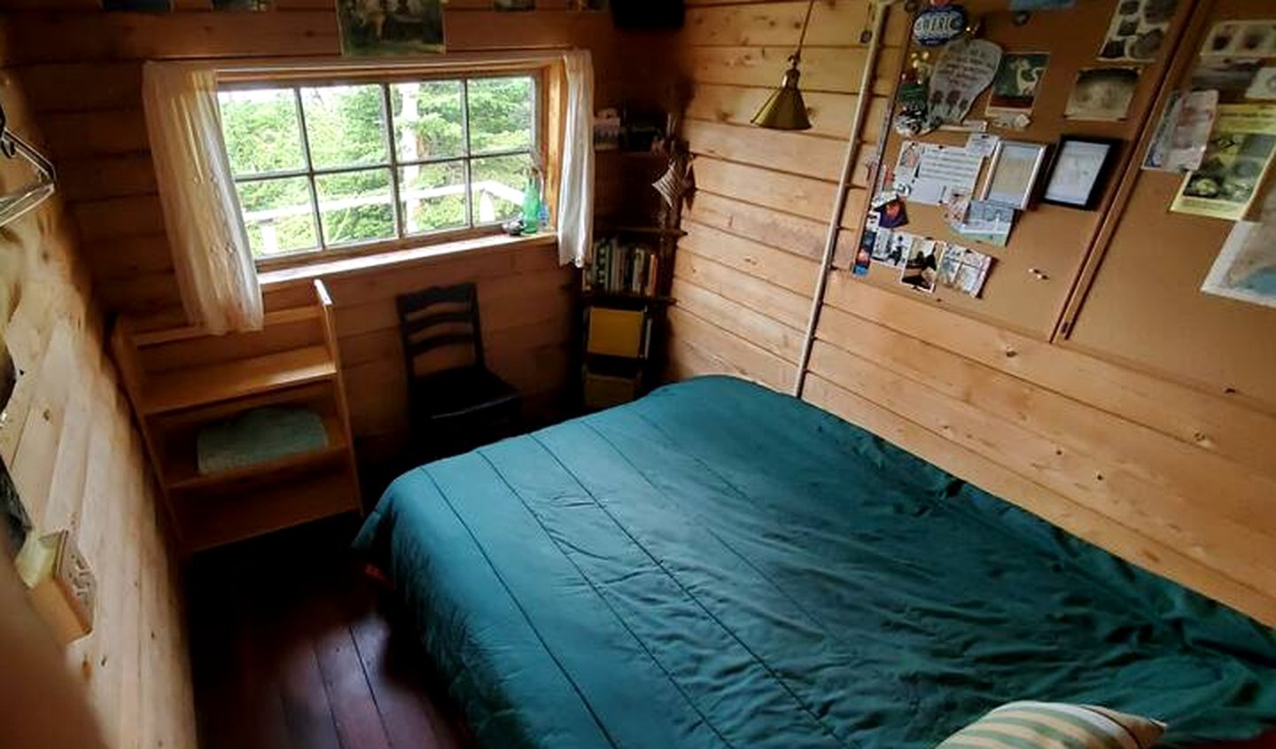 Eco-Friendly Peaceful Cabin with Lofted Interior and Water Views in Maine