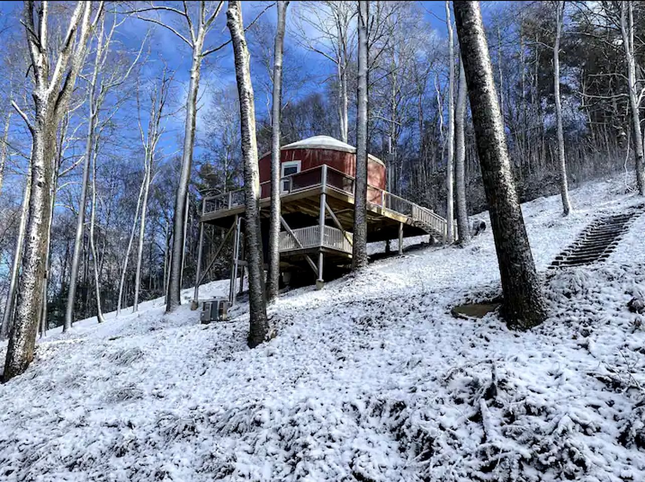 Delightful Lofted Yurt Beautifully Design with Jacuzzi and Private Deck in Virginia