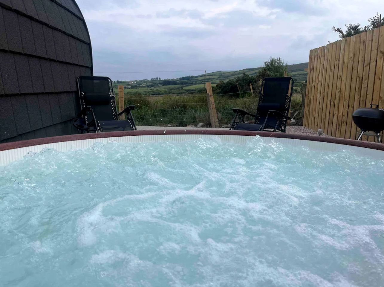 Cozy Pod with Jacuzzi and Amazing Countryside Views in Ireland