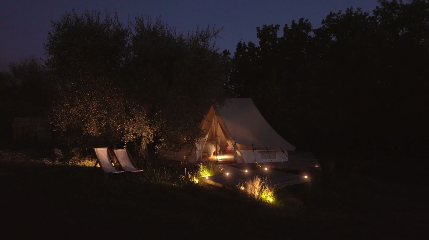 Off-Grid Cozy Bell Tents with Beautiful Views and Surroundings in Italy