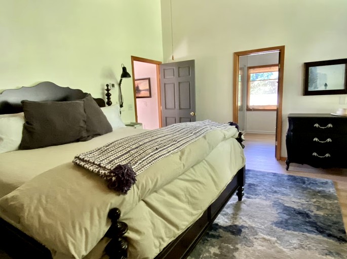 Alpine Fox | Designer Rentals (Highlands, North Carolina, United States of America)