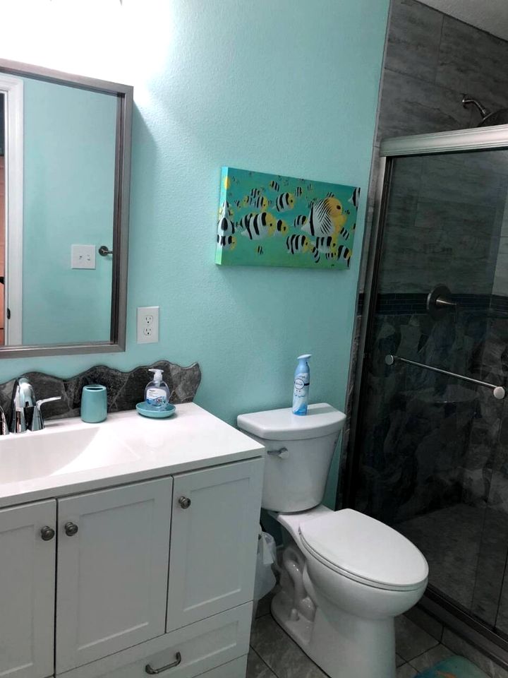 Beautiful Riverfront Bungalow for a Wonderful Family Getaway in Micco, Florida