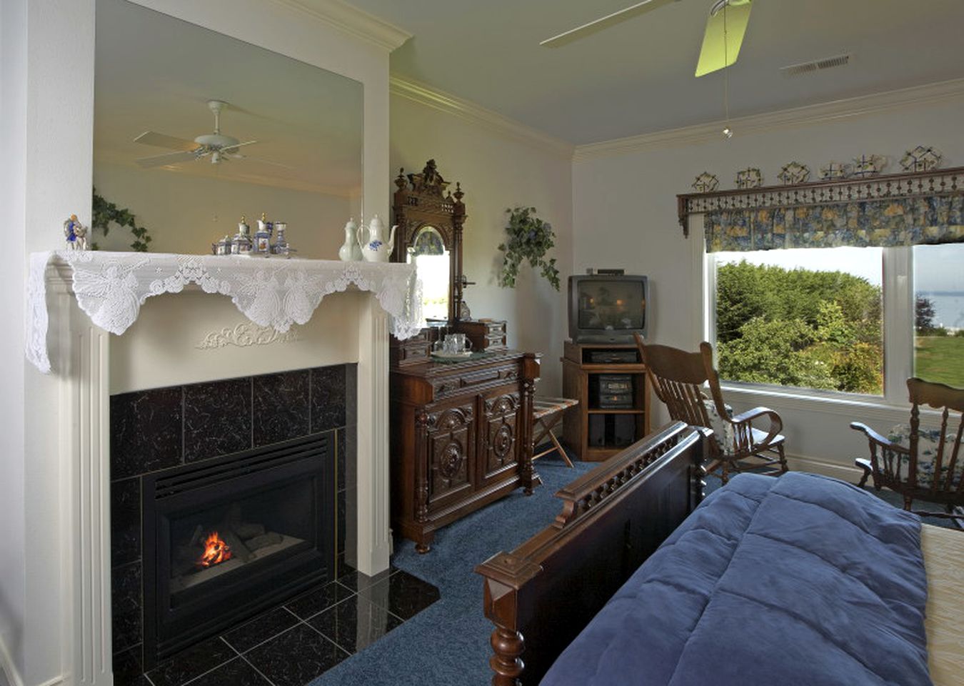 Oceanfront Suite Rental with Jacuzzi near Olympic National Park, Washington