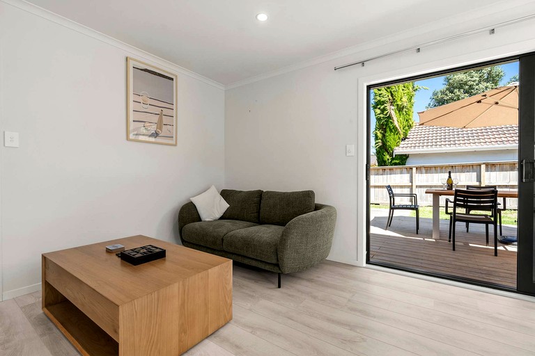 Vacation Rentals (New Zealand, --, --)