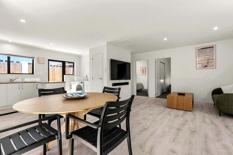 Vacation Rentals (New Zealand, --, --)