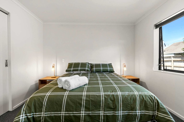 Vacation Rentals (New Zealand, --, --)