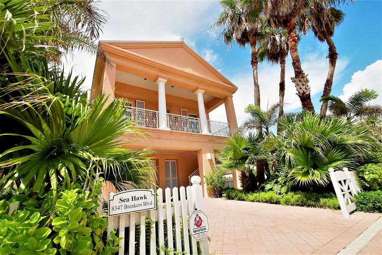 Spacious Beach House with Pools, Hot-Tub and Tennis Court in South Padre Island, Texas