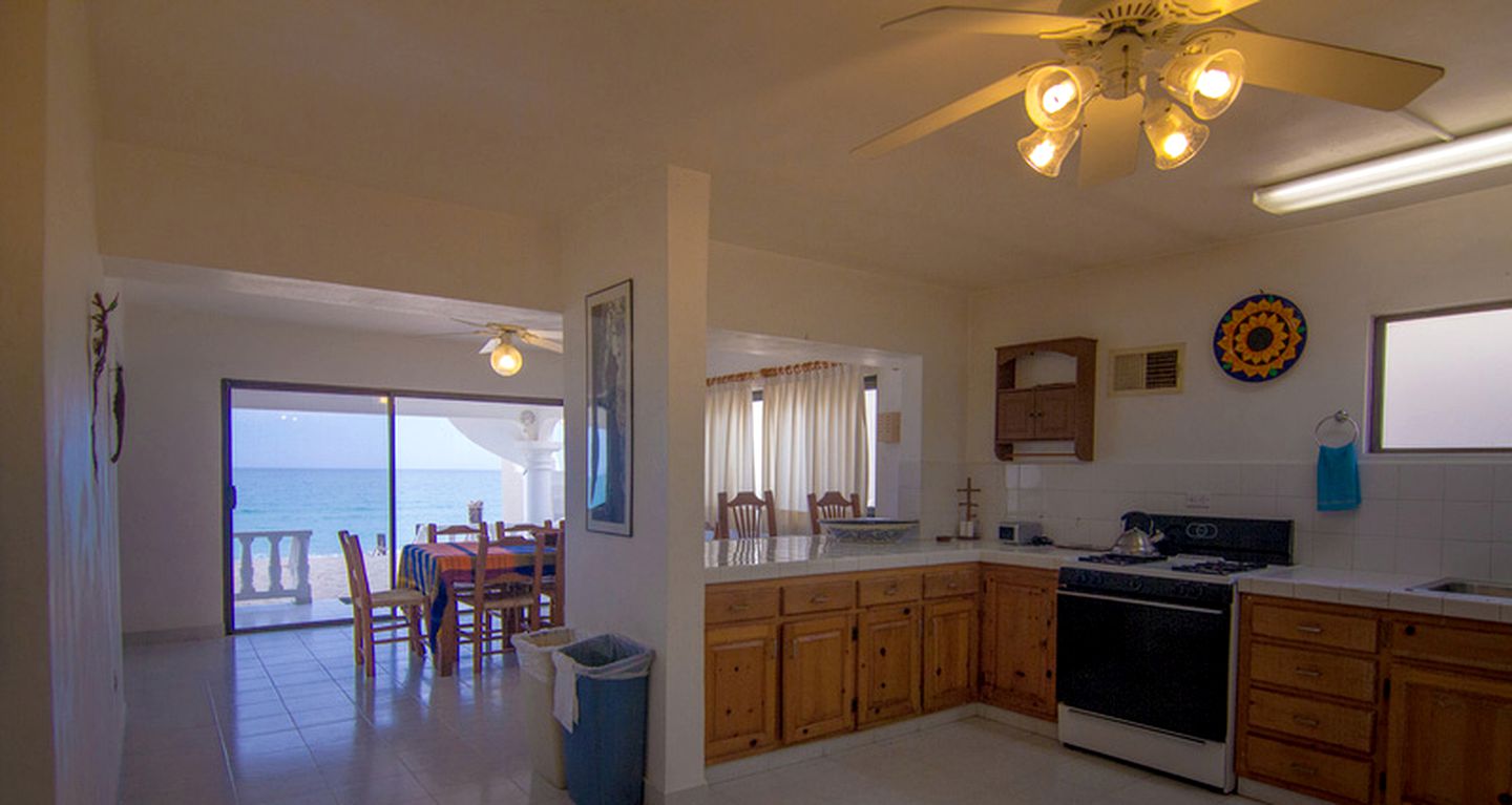 Spacious Air-Conditioned Cottage for 16 Guests in Puerto Peñasco, Mexico