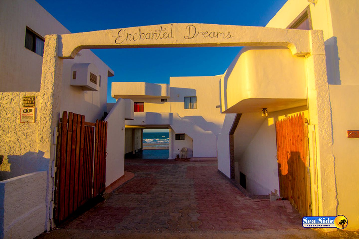 Luxurious Ocean-Front Vacation Rental on the Beach in Puerto Peñasco, Mexico