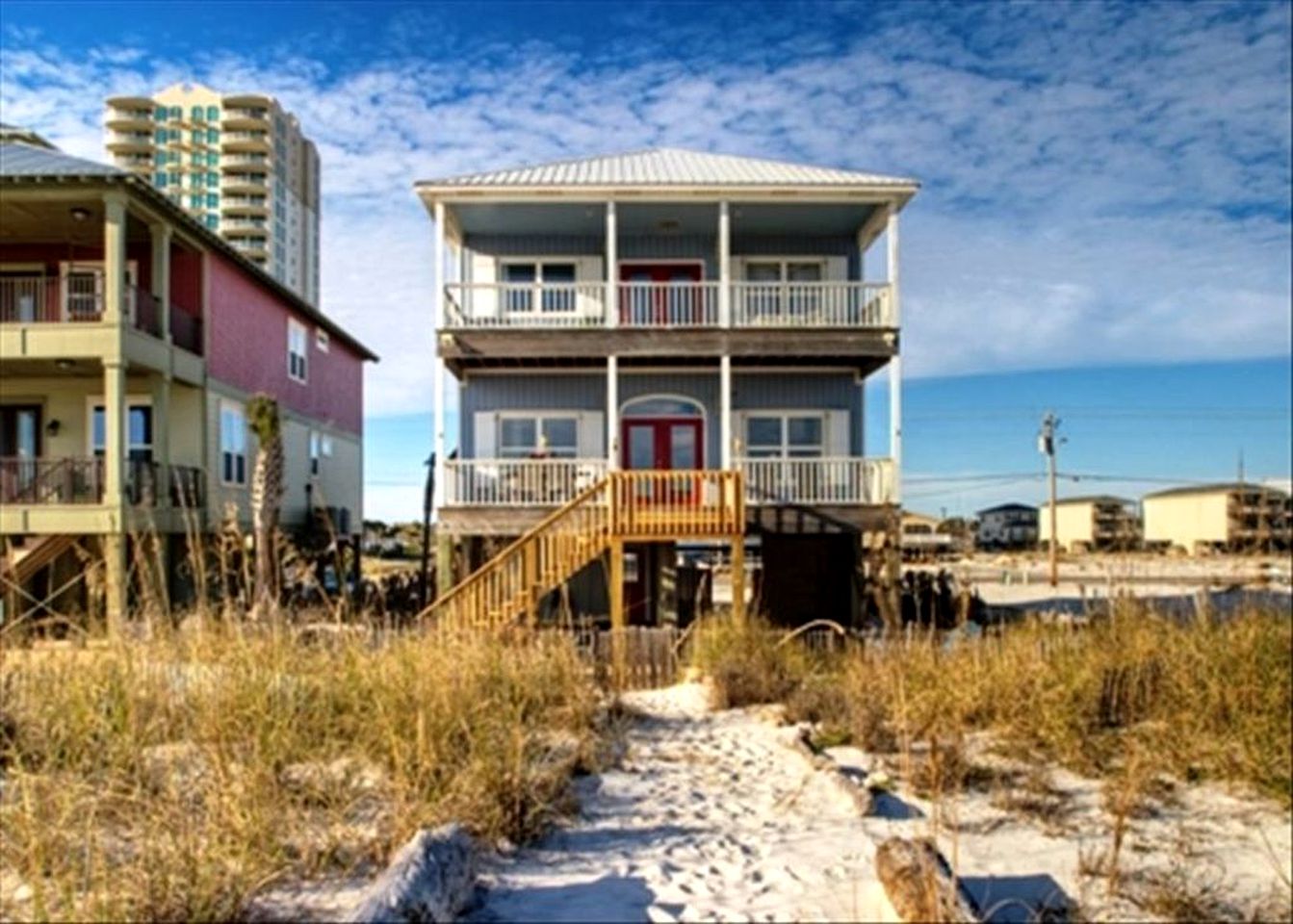 Stunning Beachfront Vacation Rental for 12 Guests in Gulf Shores, Alabama