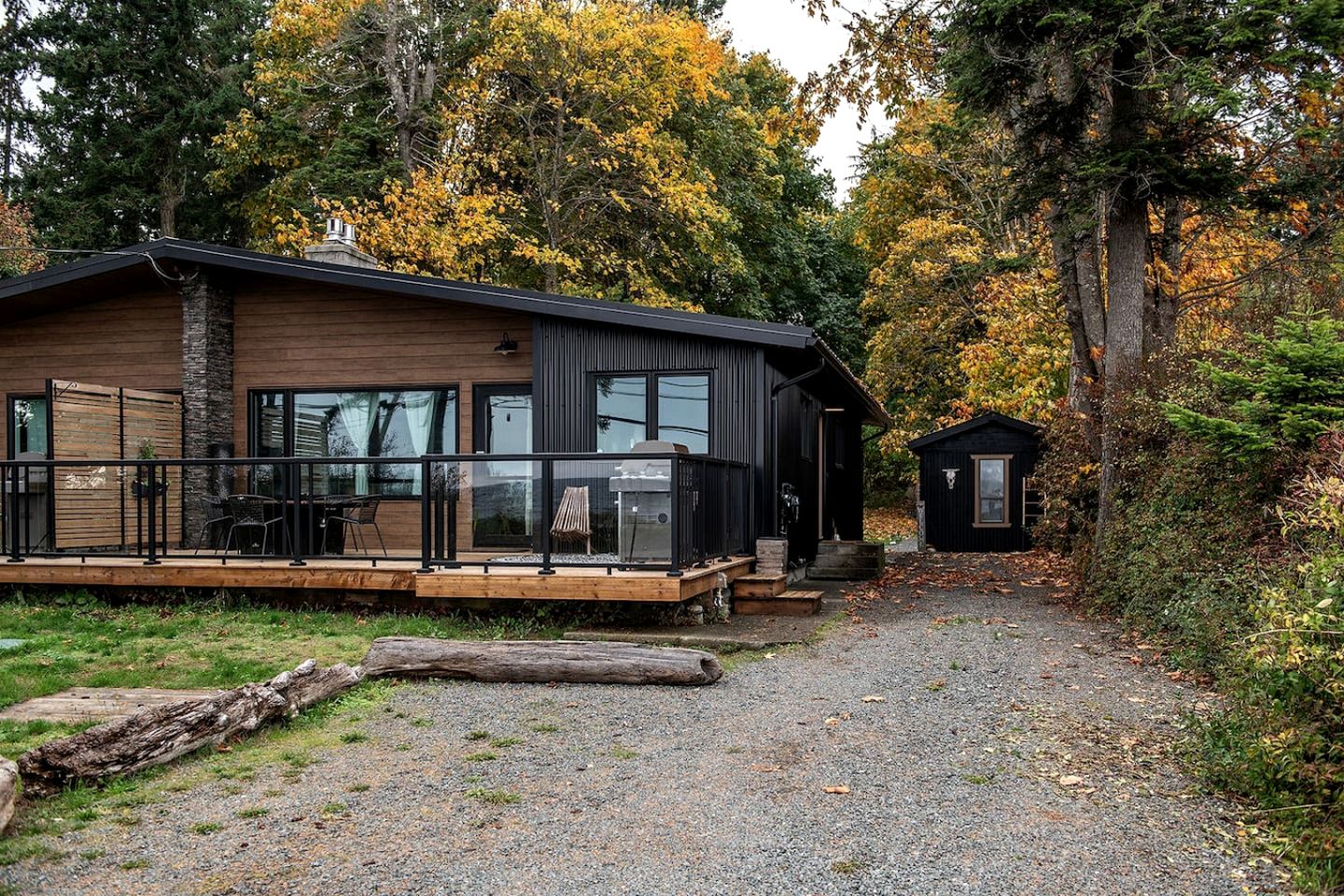Spacious Oceanfront Duplex with Cedar Sauna near Stories Beach in Campbell River, BC