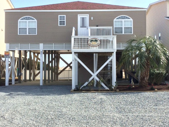 Beach Houses (Holden Beach, North Carolina, United States)