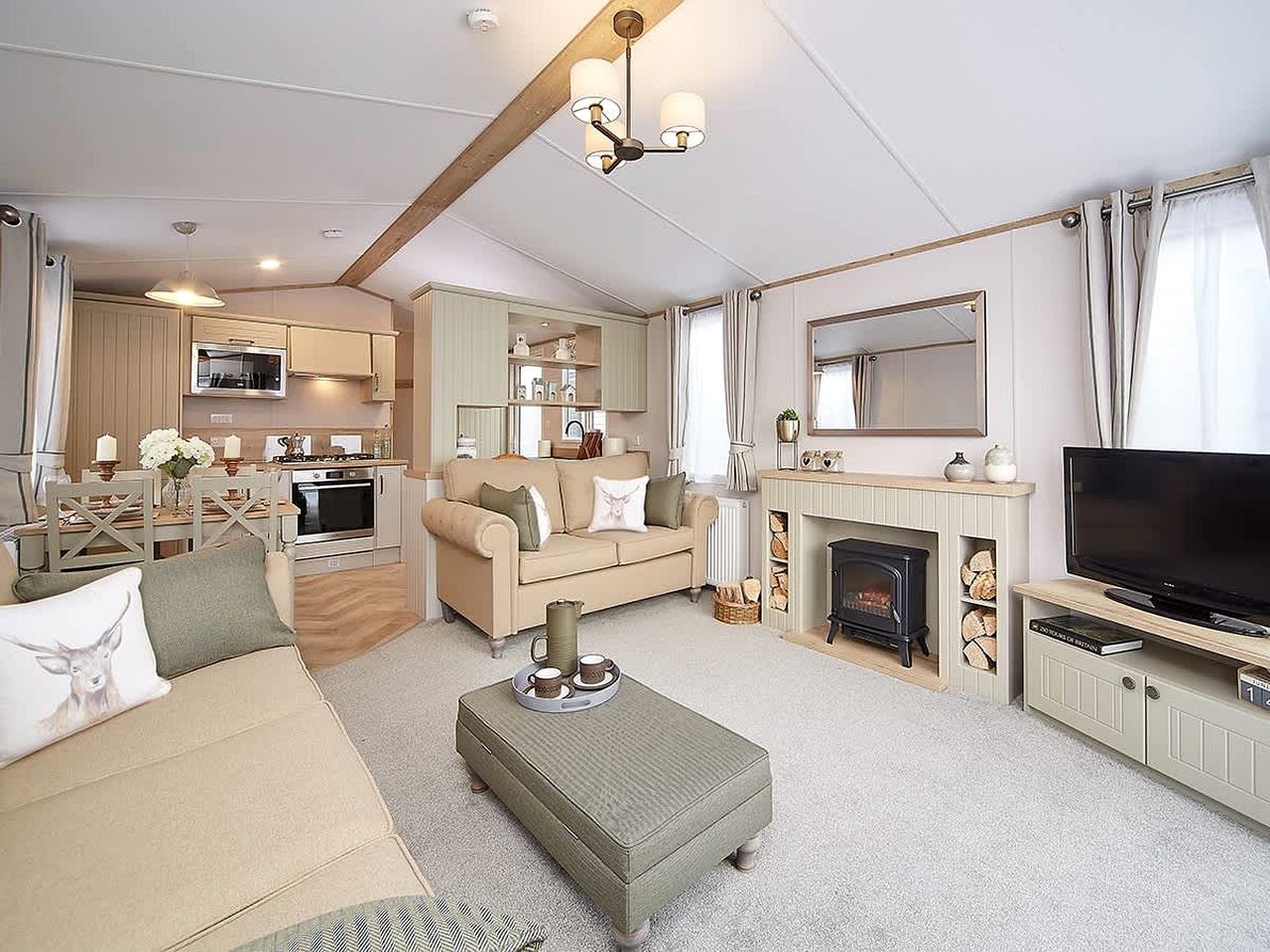 Spacious Coastal Lodge Near Beach with Pool, WiFi & On-Site Family Activities in Scotland, United Kingdom