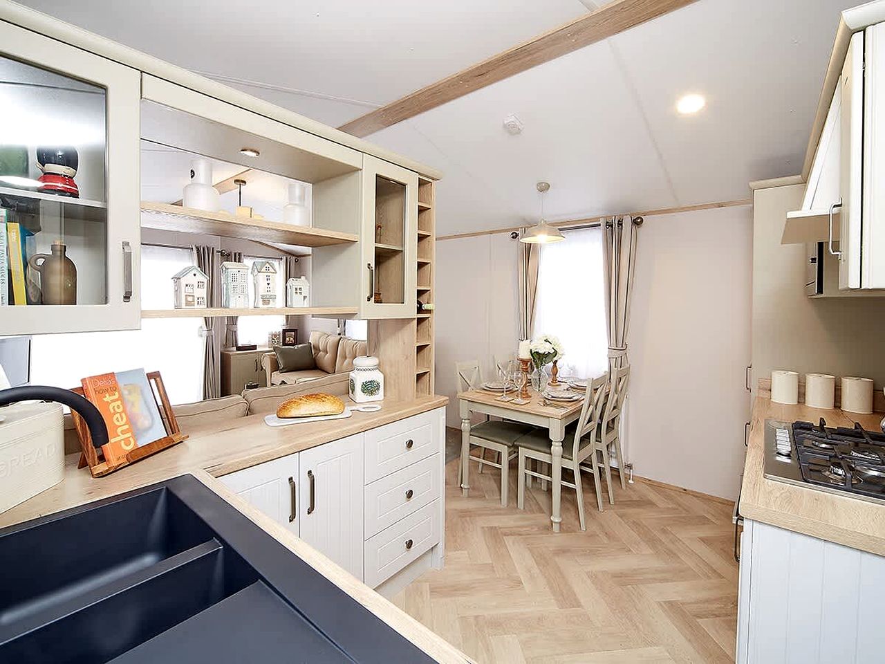 Spacious Coastal Lodge Near Beach with Pool, WiFi & On-Site Family Activities in Scotland, United Kingdom