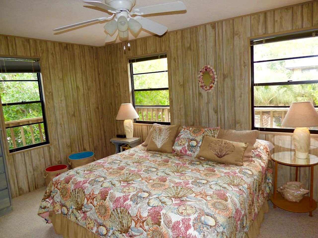 Serene Island Cottage with Screened Porch near Little Gasparilla Beach, Florida