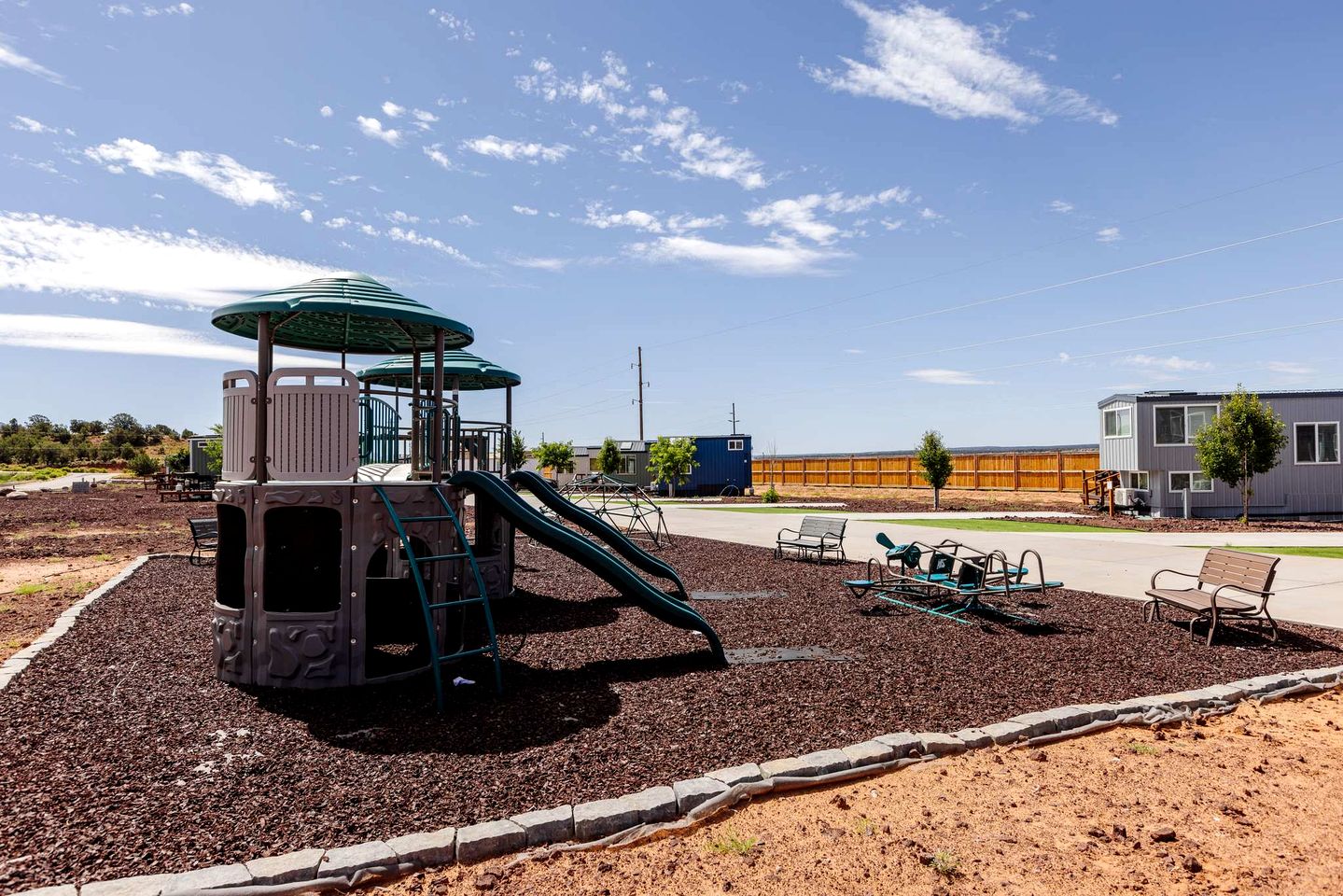 Seamless Comfort: Designer Modern Tiny Home featuring All Amenities in Apple Valley, Utah