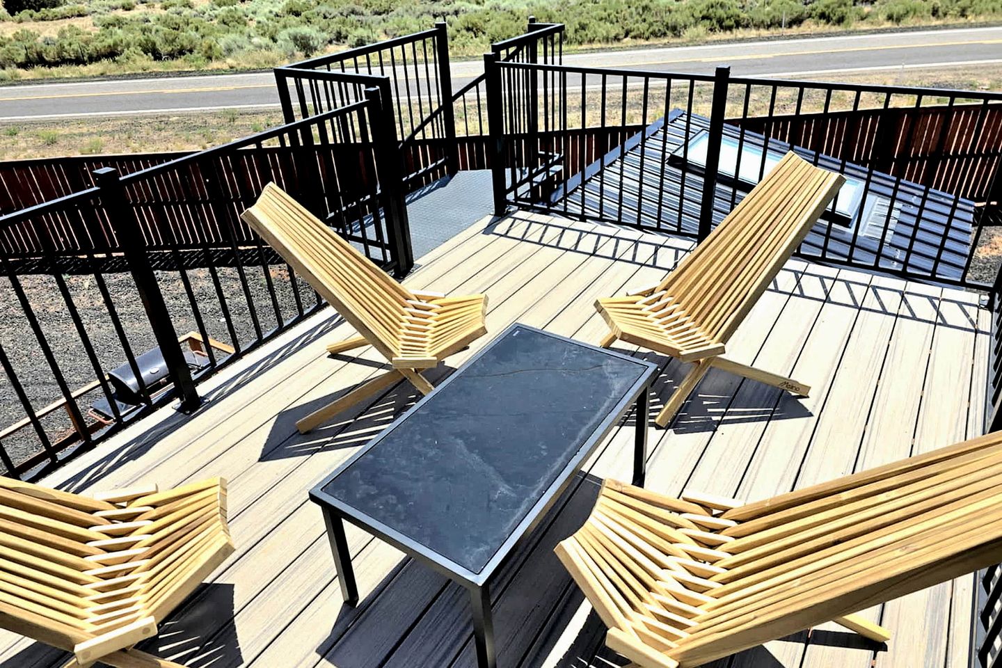 Seamless Comfort: Designer Modern Tiny Home featuring All Amenities in Apple Valley, Utah