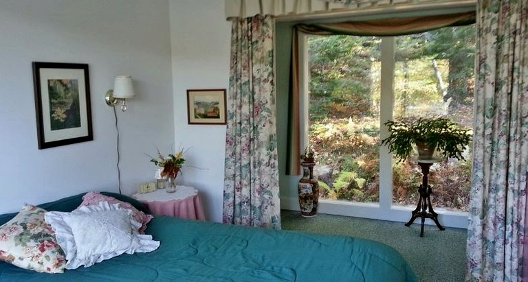 Cottages (East Boothbay, Maine, United States)