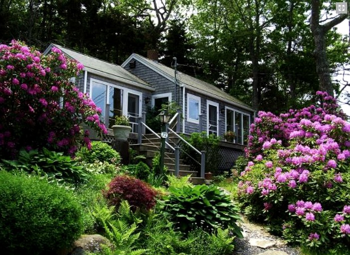 Cottages (East Boothbay, Maine, United States)