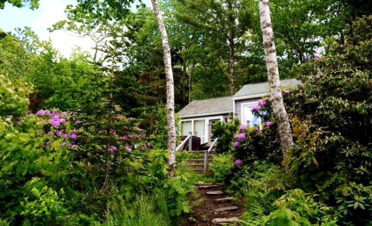Cottages (East Boothbay, Maine, United States)