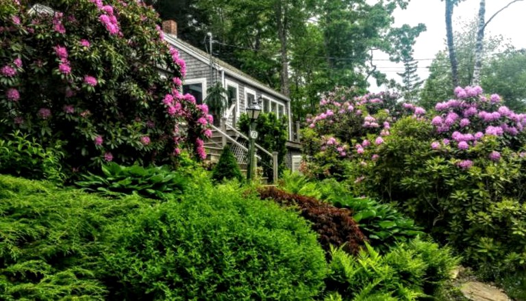 Cottages (East Boothbay, Maine, United States)