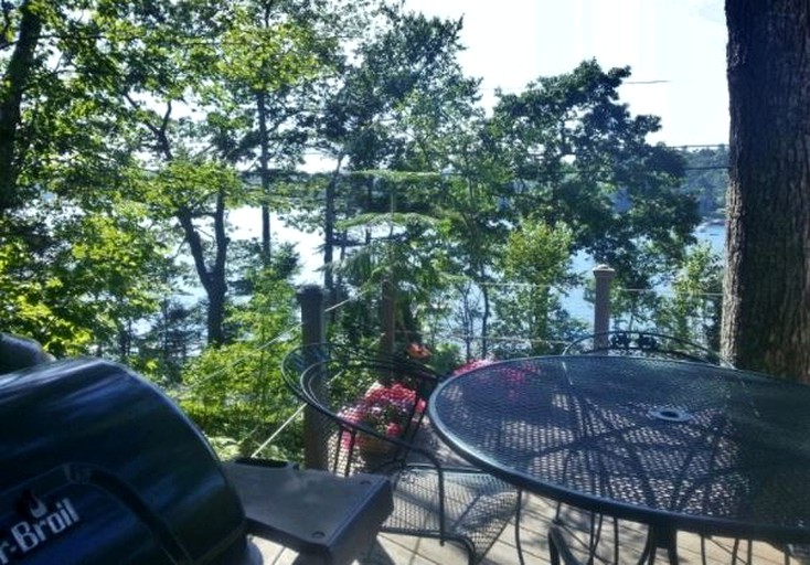 Cottages (East Boothbay, Maine, United States)