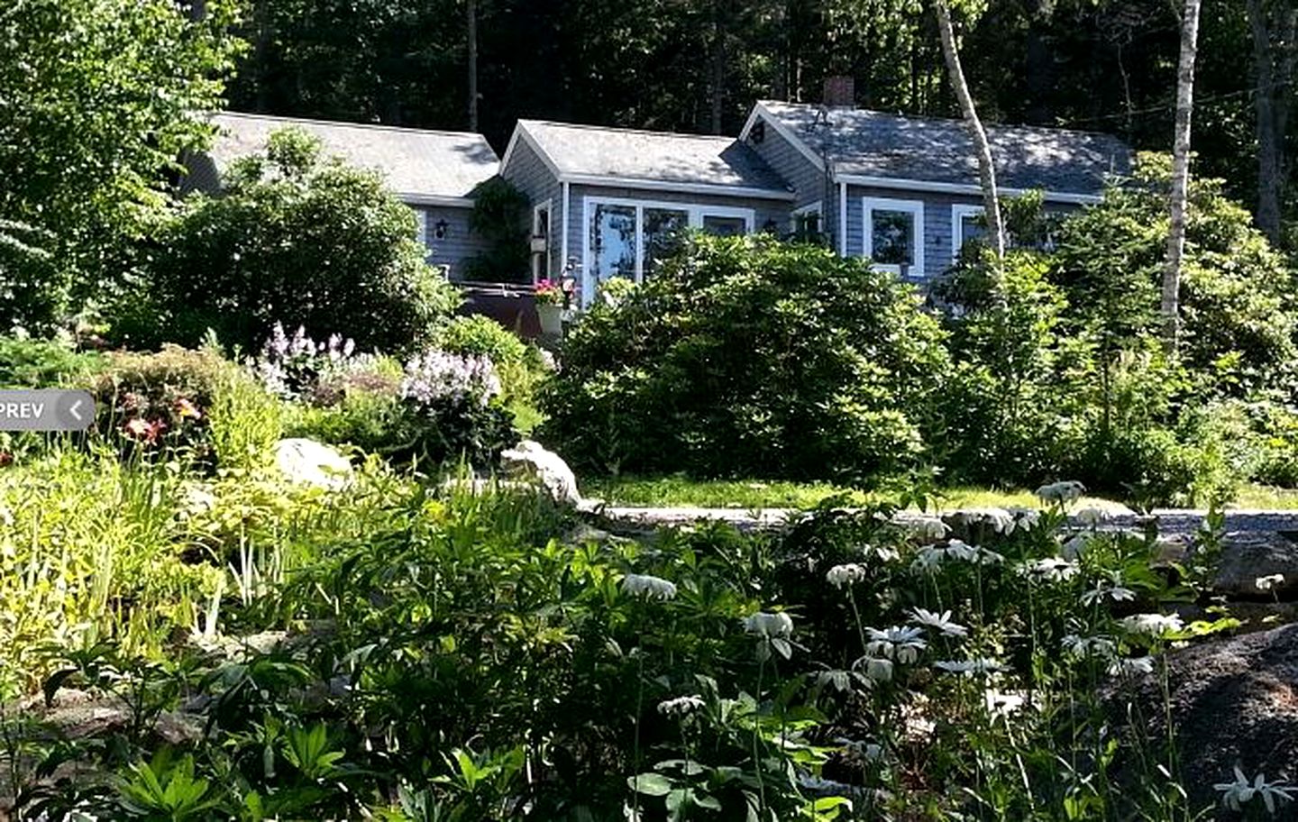 Gorgeous Waterfront Cottage with a Spacious Deck in East Boothbay, Maine