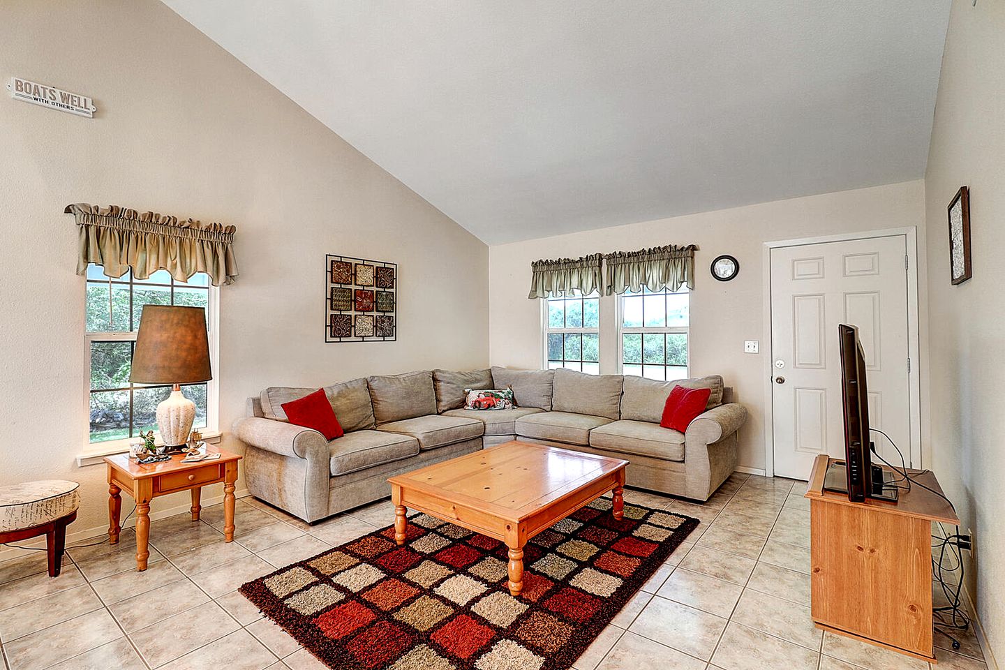 Great Family Cabin with Fire Pit Perfect for Outdoor Activities in Rockport, Texas
