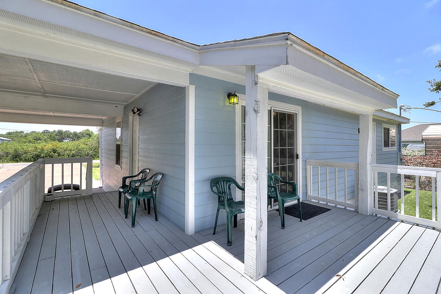 Great Family Cabin with Fire Pit Perfect for Outdoor Activities in Rockport, Texas