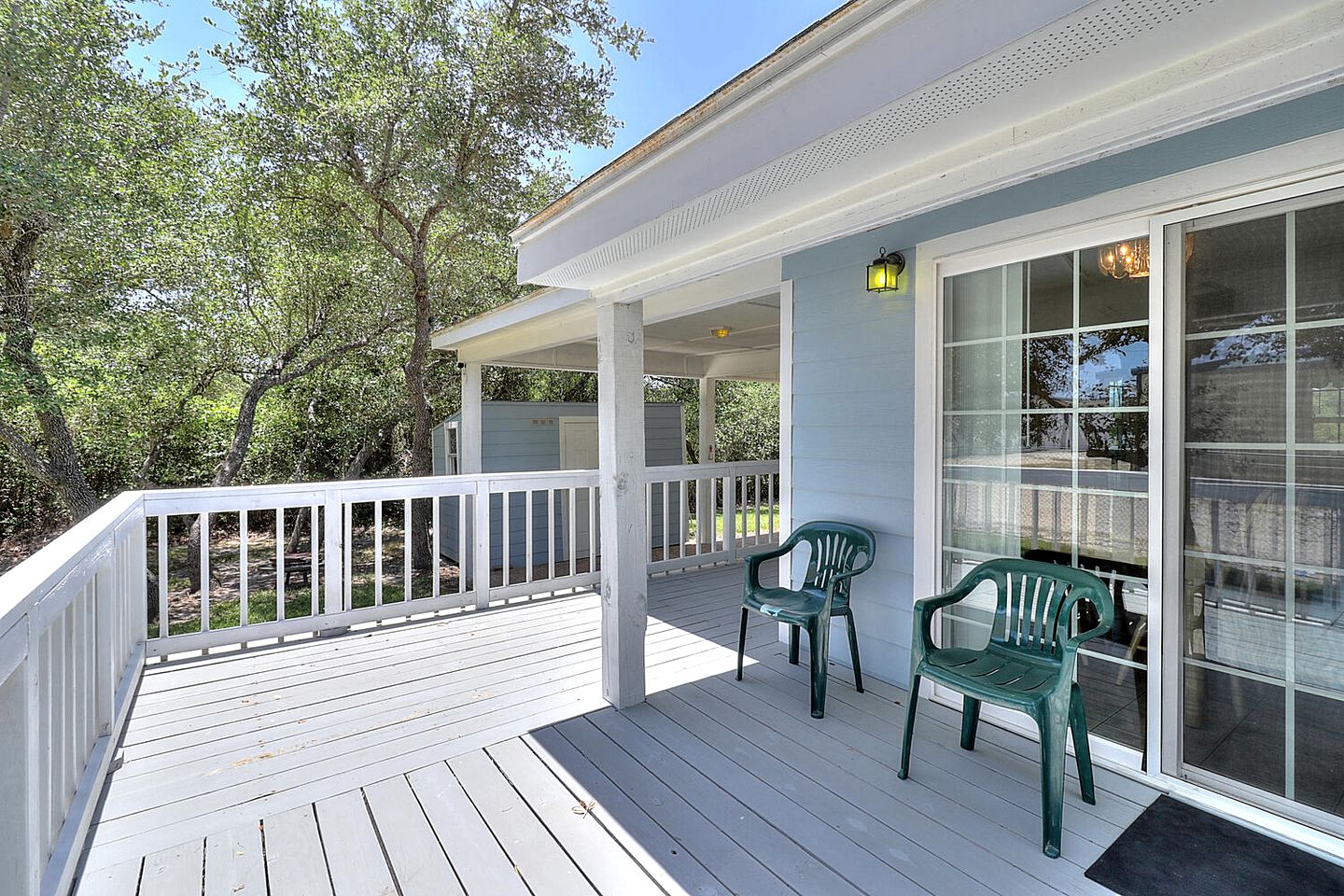 Great Family Cabin with Fire Pit Perfect for Outdoor Activities in Rockport, Texas