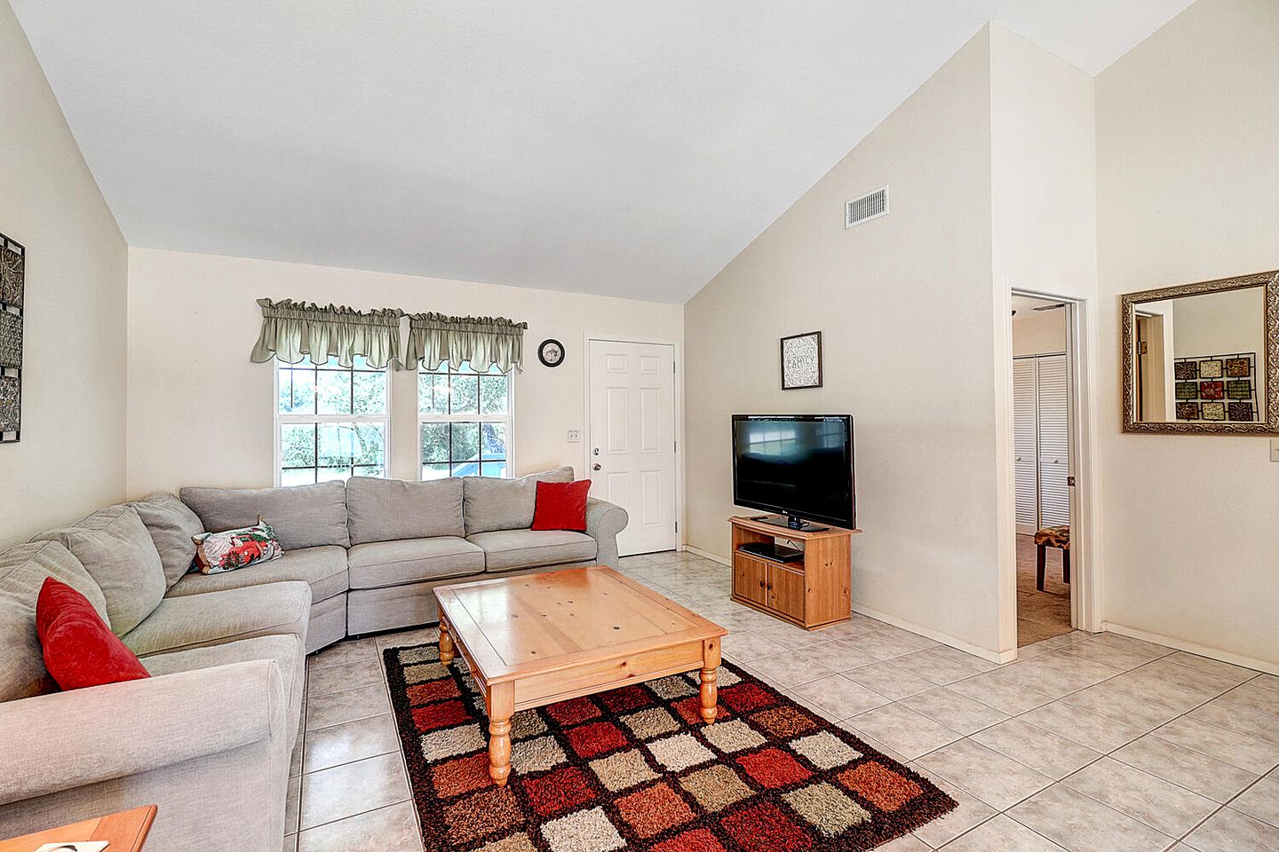 Great Family Cabin with Fire Pit Perfect for Outdoor Activities in Rockport, Texas
