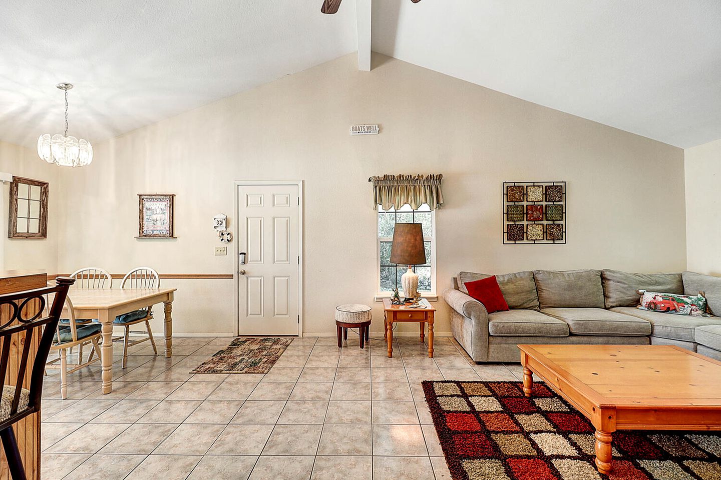 Great Family Cabin with Fire Pit Perfect for Outdoor Activities in Rockport, Texas
