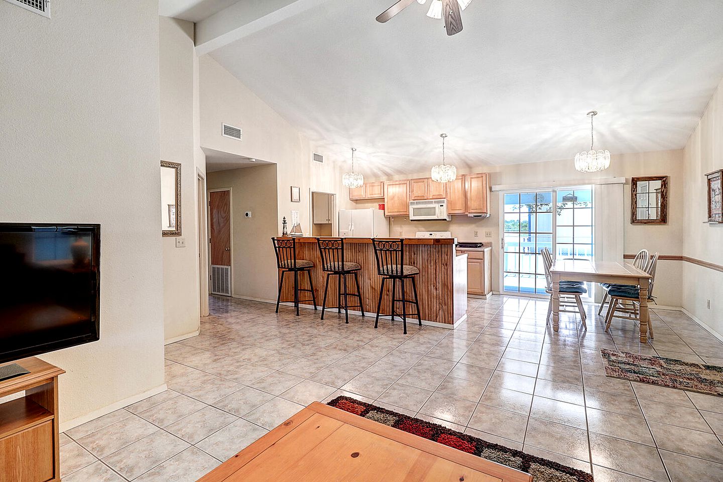 Great Family Cabin with Fire Pit Perfect for Outdoor Activities in Rockport, Texas