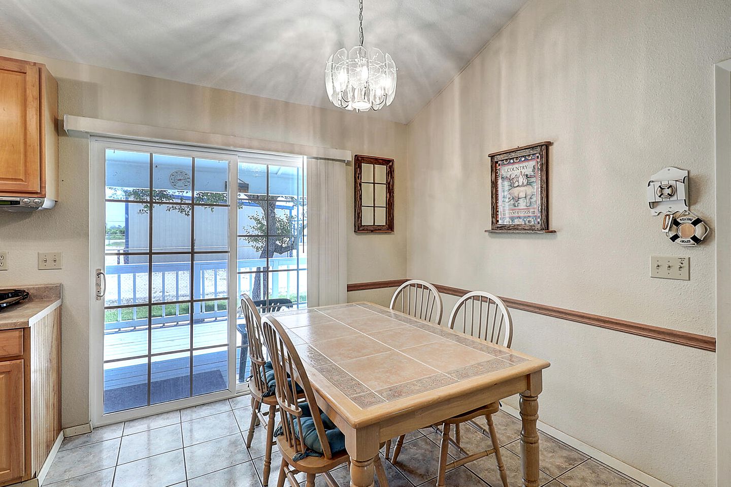 Great Family Cabin with Fire Pit Perfect for Outdoor Activities in Rockport, Texas