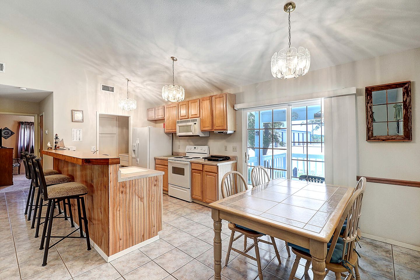 Great Family Cabin with Fire Pit Perfect for Outdoor Activities in Rockport, Texas