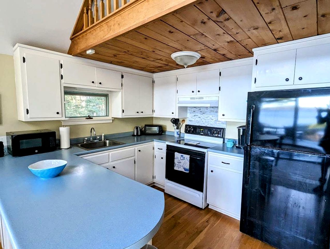 Oceanfront Cottage with Fire Pit & Direct Water Access Near Acadia National Park in Hancock, Maine