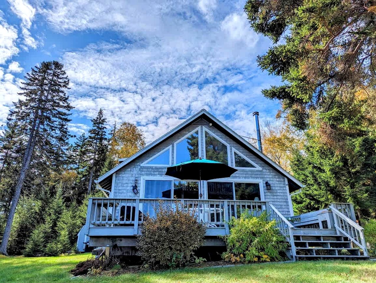 Oceanfront Cottage with Fire Pit & Direct Water Access Near Acadia National Park in Hancock, Maine