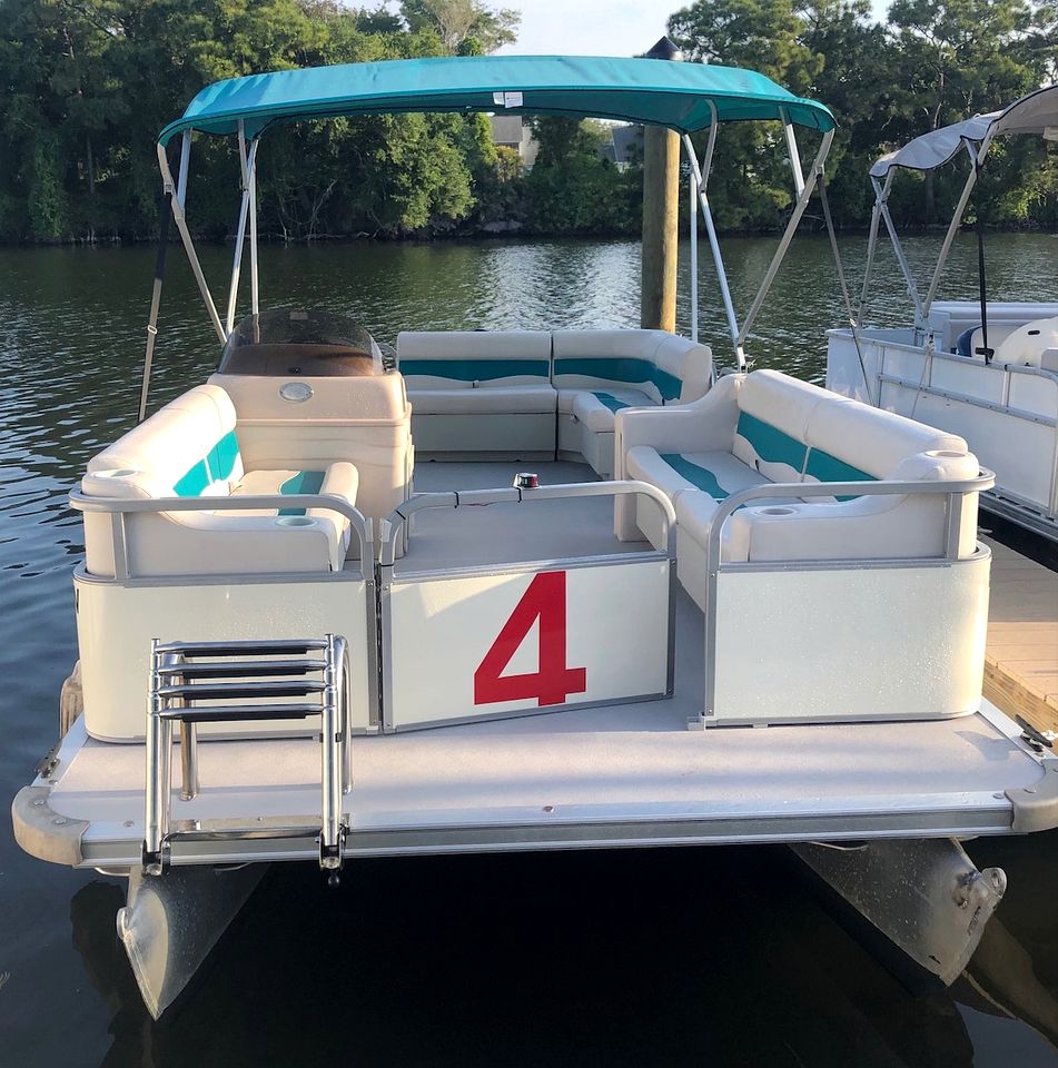 Pet-Friendly Equipped Boat Rental with Private Rooftop Deck and Views in Florida