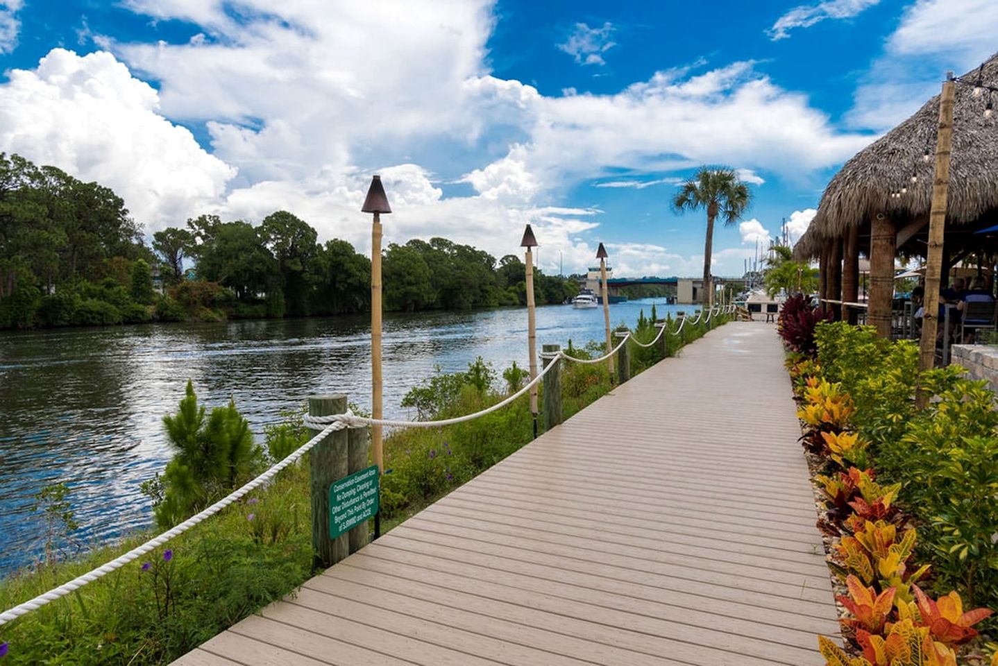 Pet-Friendly Equipped Boat Rental with Private Rooftop Deck and Views in Florida