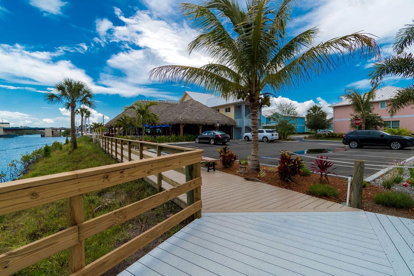 Pet-Friendly Equipped Boat Rental with Private Rooftop Deck and Views in Florida